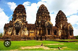 พระปรางค์สามยอด